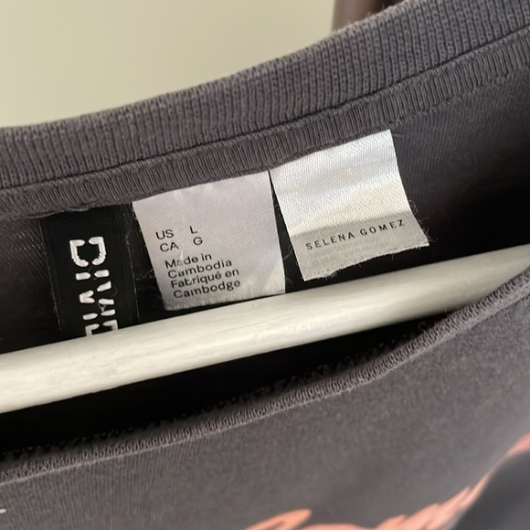 Selena Gomez H&M Merch Tee - Picture 4 of 6